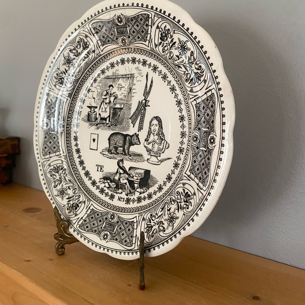 Antique Gien France transferware rebus puzzle decorative plate. - Picture 2 of 5